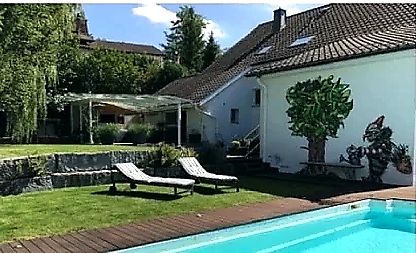 Freistehendes 8.5-Zimmer-Einfamilienhaus mit viel Platz, Uitikon: Foto 3