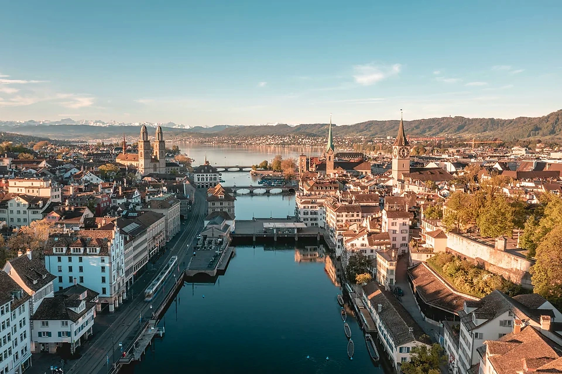 Zürcher Altstadt an Limmat und Zürichsee